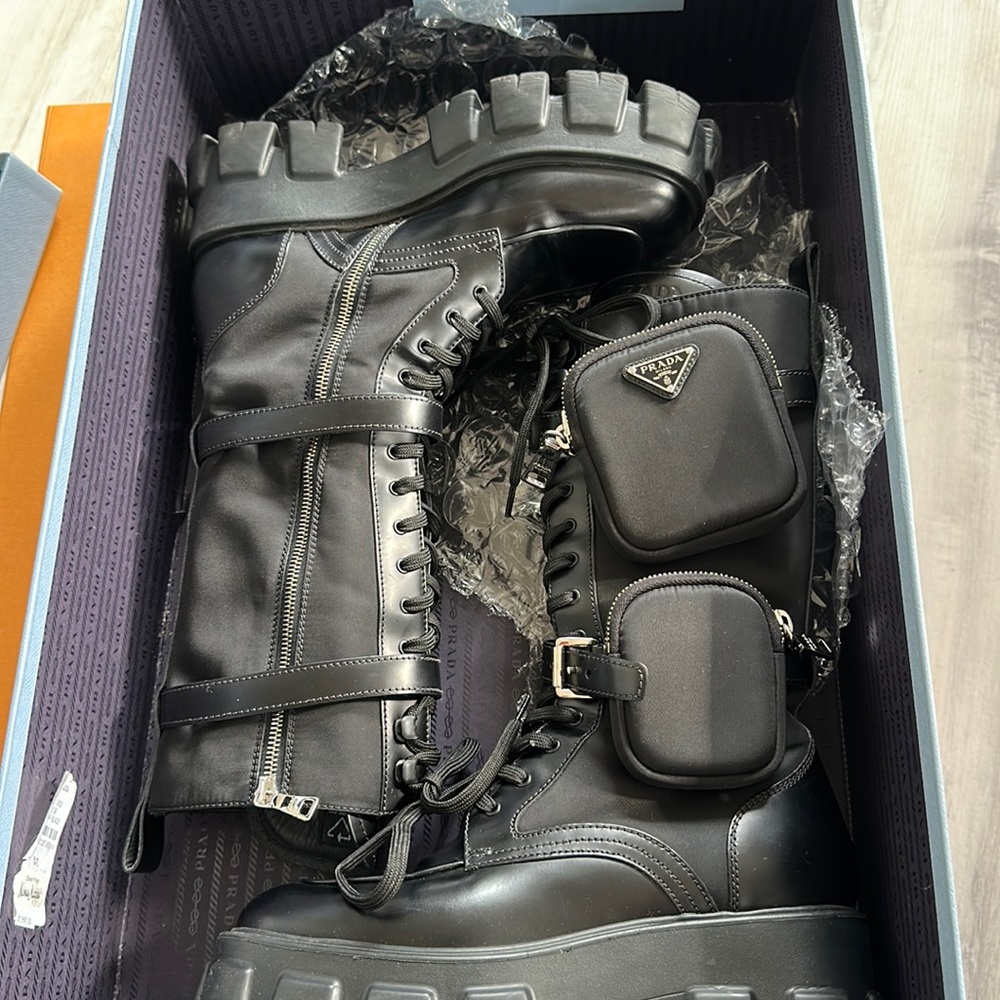 Prada re-Nylon edi.